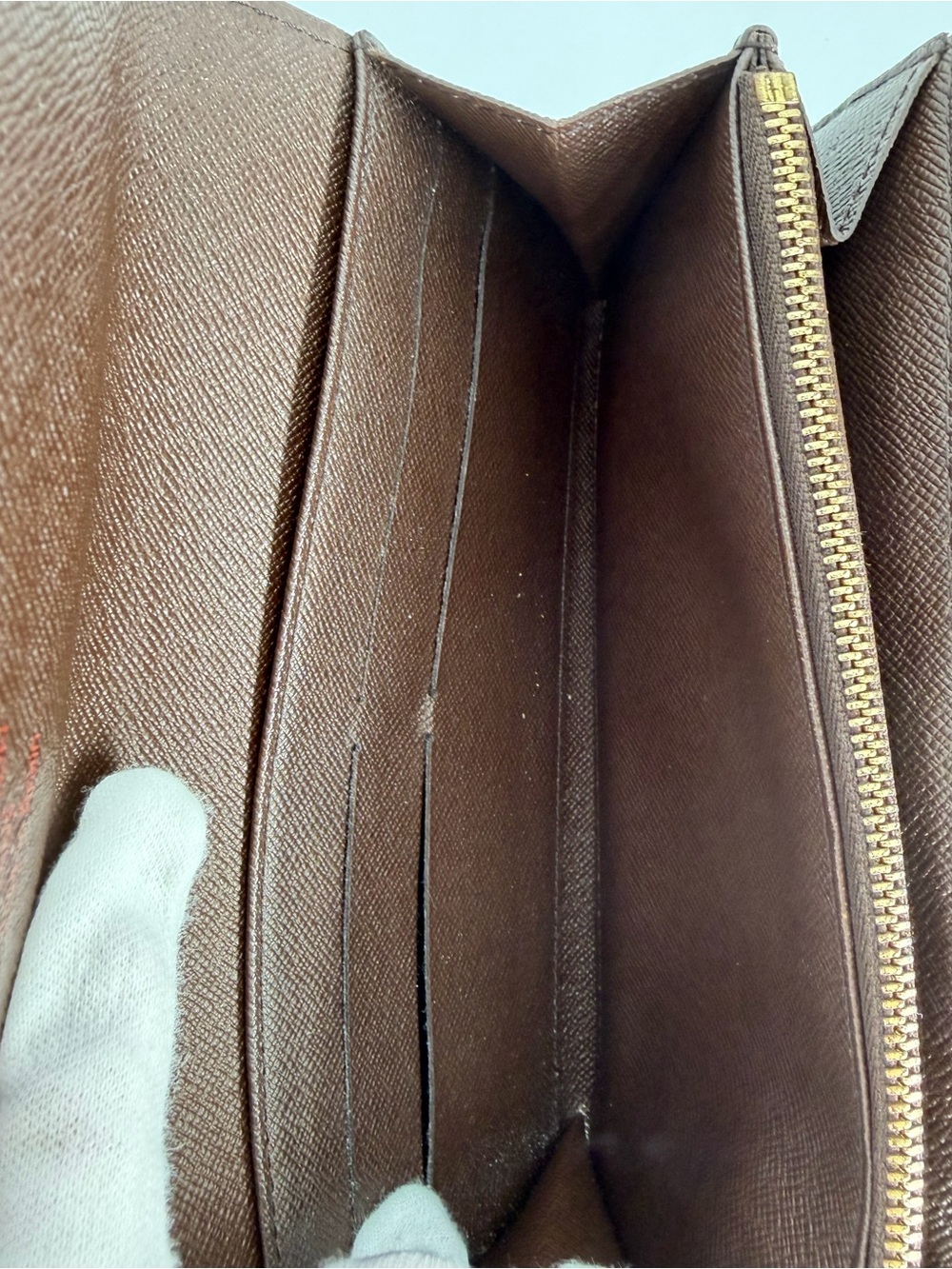 Authentic LV Emilie Wallet in Damier Ebene Excellent Condition - Picture 11 of 15